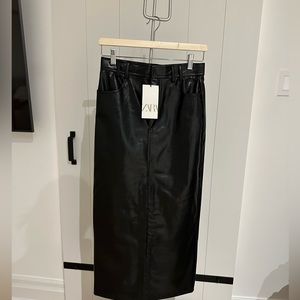 New with tags Zara leather skirt